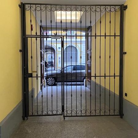 Spacious & Elegant Apartment Near Corso Como - Maroncelli Milão Exterior foto